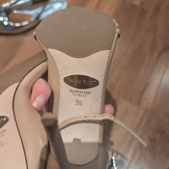 Size 6 shoes - Picture 13 of 16